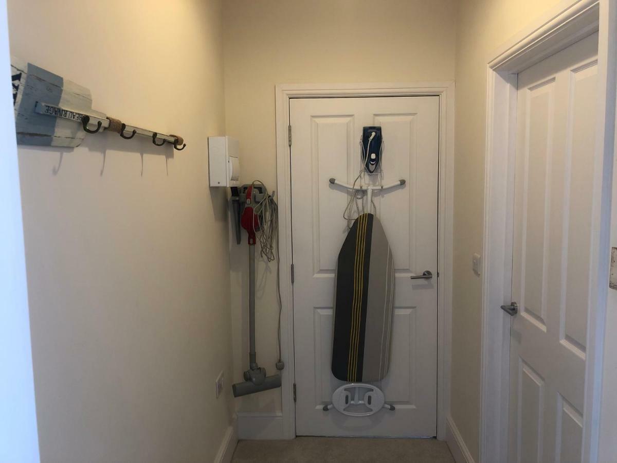 Wight On The Beach, Sleeps 4, Free Off Road Parking, Balcony With Sea Views Ryde  Exterior foto